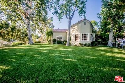 101 N Beachwood Dr - Photo 1