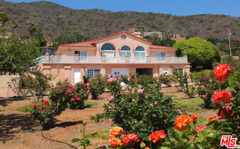 11378 Tonga St - Houses in Malibu, CA