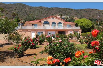 11378 Tonga St - Houses in Malibu, CA