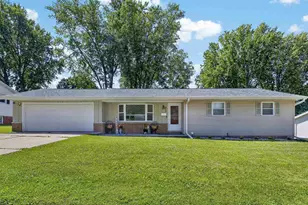 817 Rice St, Horicon, WI 53032 - Photo 11