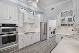 1650 Assisi Dr, Sarasota, FL 34231 - Photo 13