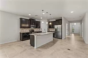 2924 Oriole Dr, Sarasota, FL 34243 - Photo 11