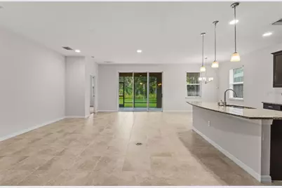 2924 Oriole Dr, Sarasota, FL 34243 - Photo 9