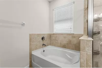 2924 Oriole Dr, Sarasota, FL 34243 - Photo 21