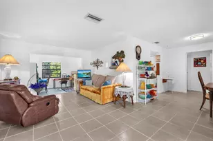 8380 NW 28th St, Sunrise, FL 33322 - Photo 15