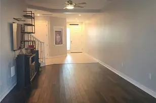 10432 La Mirage Ct, Tampa, FL 33615 - Photo 3