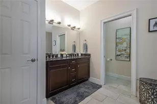 829 Date Palm Ln, Saint Petersburg, FL 33707 - Photo 21