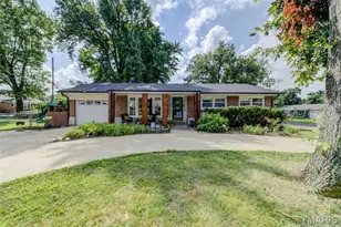 20 Alpha Dr, Florissant, MO 63031 - Photo 3