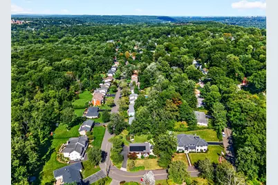 1137 Saddlebrook Rd, Mountainside, NJ 07092 - Photo 9