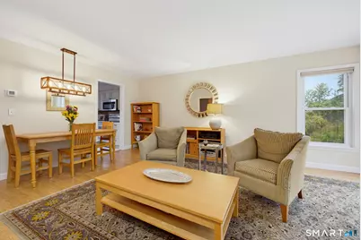 10 Riverview Dr #D, Hartford, CT 06106 - Photo 11