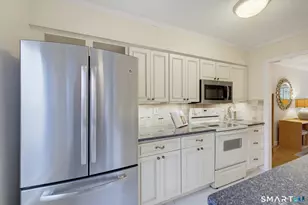10 Riverview Dr, Hartford, CT 06106 - Photo 3