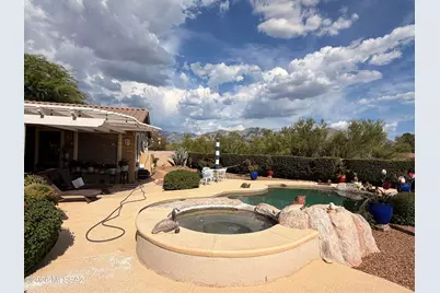 1565 W Periwinkle Pl, Tucson, AZ 85737 - Photo 9