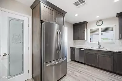 10923 W Meade Dr, Sun City, AZ 85351 - Photo 5