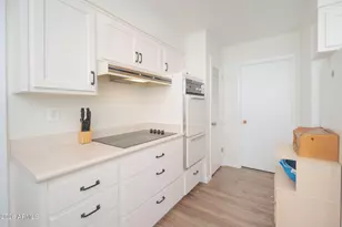 9542 W Shasta Dr, Sun City, AZ 85351 - Photo 5