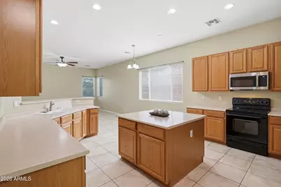 8807 W Carole Ln, Glendale, AZ 85305 - Photo 23