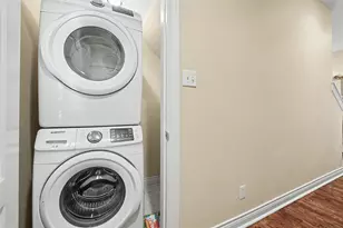 4704 Milburn Ln, Austin, TX 78702 - Photo 7