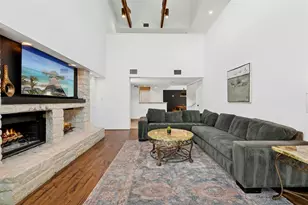 103 Birdie Dr, The Hills, TX 78738 - Photo 5