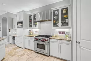 816 Stonewall Ridge Ln, Austin, TX 78746 - Photo 9