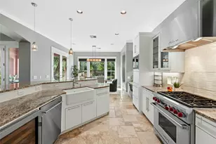 816 Stonewall Ridge Ln, Austin, TX 78746 - Photo 11