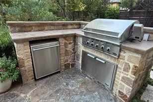 816 Stonewall Ridge Ln, Austin, TX 78746 - Photo 21