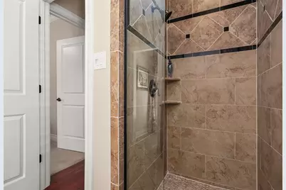 18607 Point Lookout Dr, Nassau Bay, TX 77058 - Photo 29