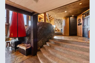 1082 Mountain Canary Drive, South Lake Tahoe, CA 96150 - Photo 5