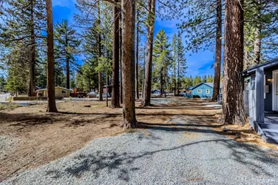 1029 Reno Avenue, South Lake Tahoe, CA 96150 - Photo 11