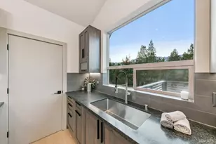 1910 Bakersfield St, South Lake Tahoe, CA 96150 - Photo 15