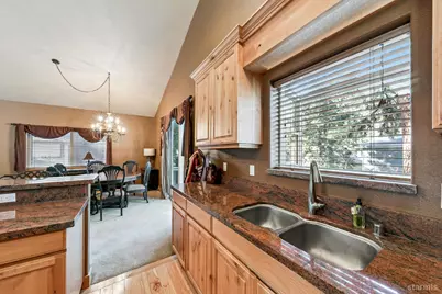 2305 California Avenue, South Lake Tahoe, CA 96150 - Photo 11