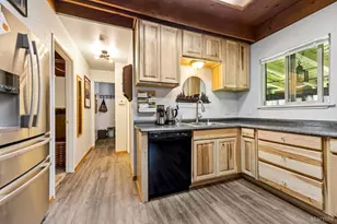 1832 Nez Perce Dr, South Lake Tahoe, CA 96150 - Photo 9