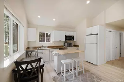 2046 Lukins Way, South Lake Tahoe, CA 96150 - Photo 31