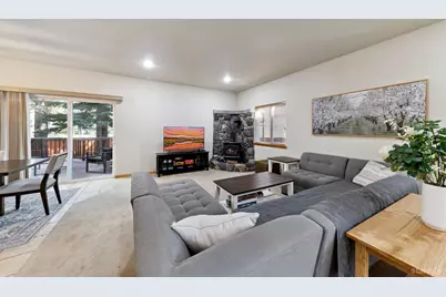 2050 Lukins Way, South Lake Tahoe, CA 96150 - Photo 9