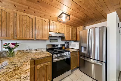 1796 Skyline Drive, South Lake Tahoe, CA 96150 - Photo 9