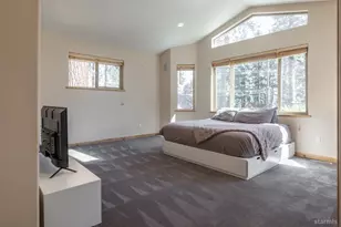 1040 Truckee Dr, South Lake Tahoe, CA 96150 - Photo 11