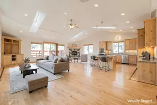 1040 Truckee Dr, South Lake Tahoe, CA 96150 - Photo 1