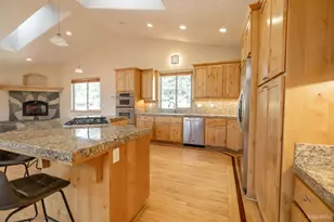 1040 Truckee Dr, South Lake Tahoe, CA 96150 - Photo 9