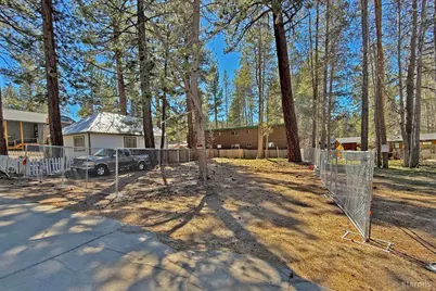 1068 Reno Avenue, South Lake Tahoe, CA 96150 - Photo 1