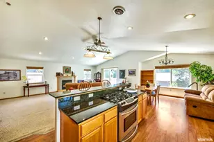 1982 Cherokee St, South Lake Tahoe, CA 96150 - Photo 5