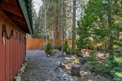 995 Turnback Trail, South Lake Tahoe, CA 96150 - Photo 13