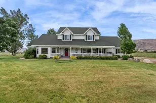 801 Larson Ln, Coleville, CA 96107 - Photo 3