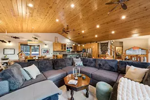693 Patricia Ln, South Lake Tahoe, CA 96150 - Photo 5