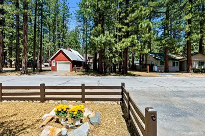 1122 Reno Avenue, South Lake Tahoe, CA 96150 - Photo 3
