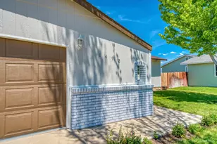 1492 Kathy Way, Gardnerville, NV 89460 - Photo 3