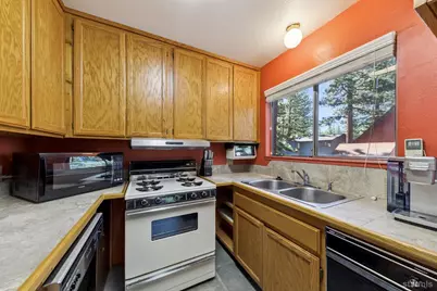 1183 Canarsee Street, South Lake Tahoe, CA 96150 - Photo 7