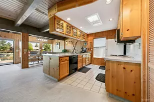 575 Alpine Dr, South Lake Tahoe, CA 96150 - Photo 17