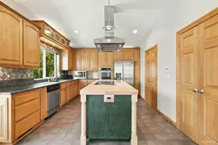 719 Whitney Dr, South Lake Tahoe, CA 96150 - Photo 15