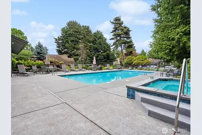 1112 Bellefield Park Ln, Bellevue, WA 98004 - Photo 25