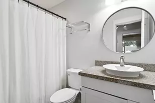 1112 Bellefield Park Ln, Bellevue, WA 98004 - Photo 15