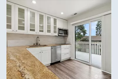 1112 Bellefield Park Ln, Bellevue, WA 98004 - Photo 9