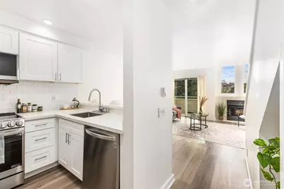 10237 SE 3rd St #5, Bellevue, WA 98004 - Photo 3